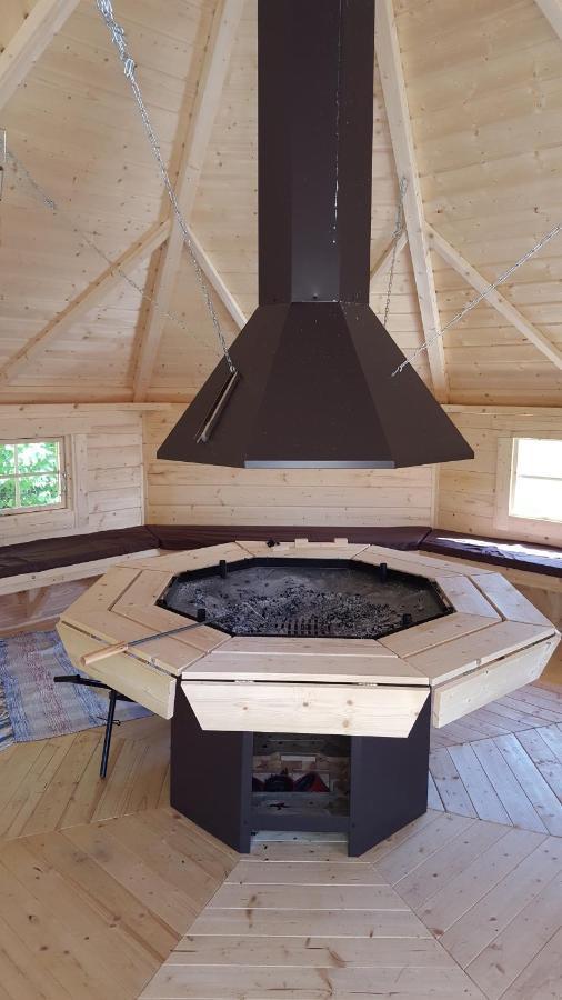 Guesthouse Idila Pod Nanosom Senozece Exteriör bild