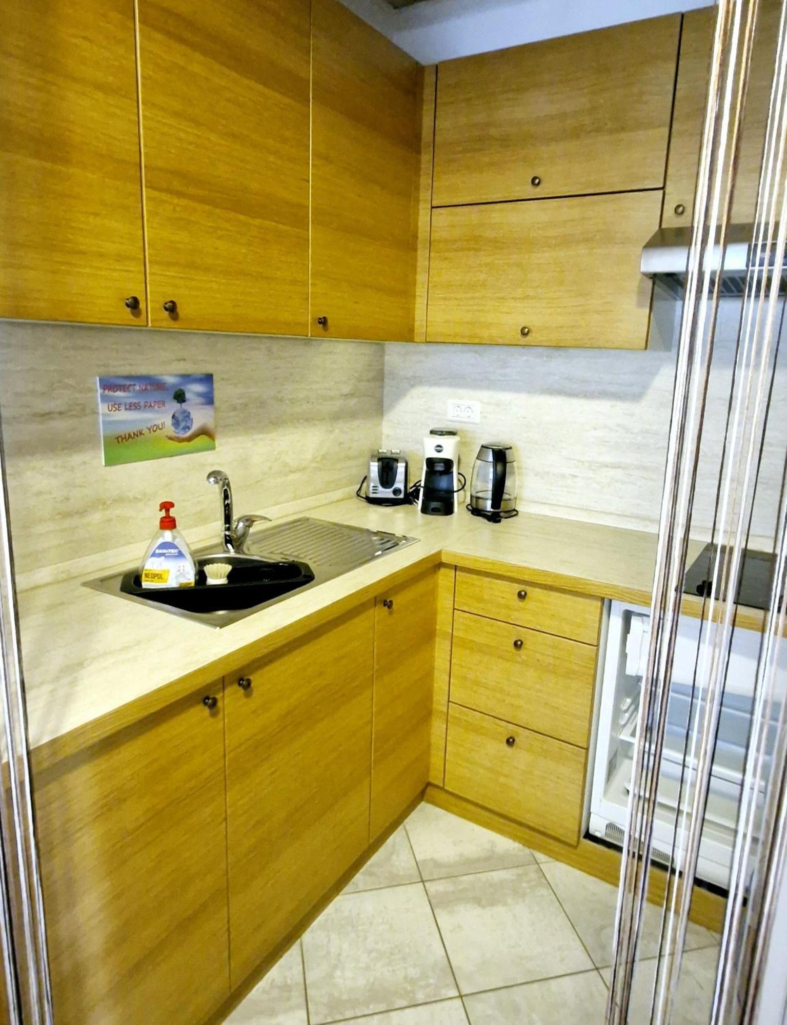 Guesthouse Idila Pod Nanosom Senozece Exteriör bild