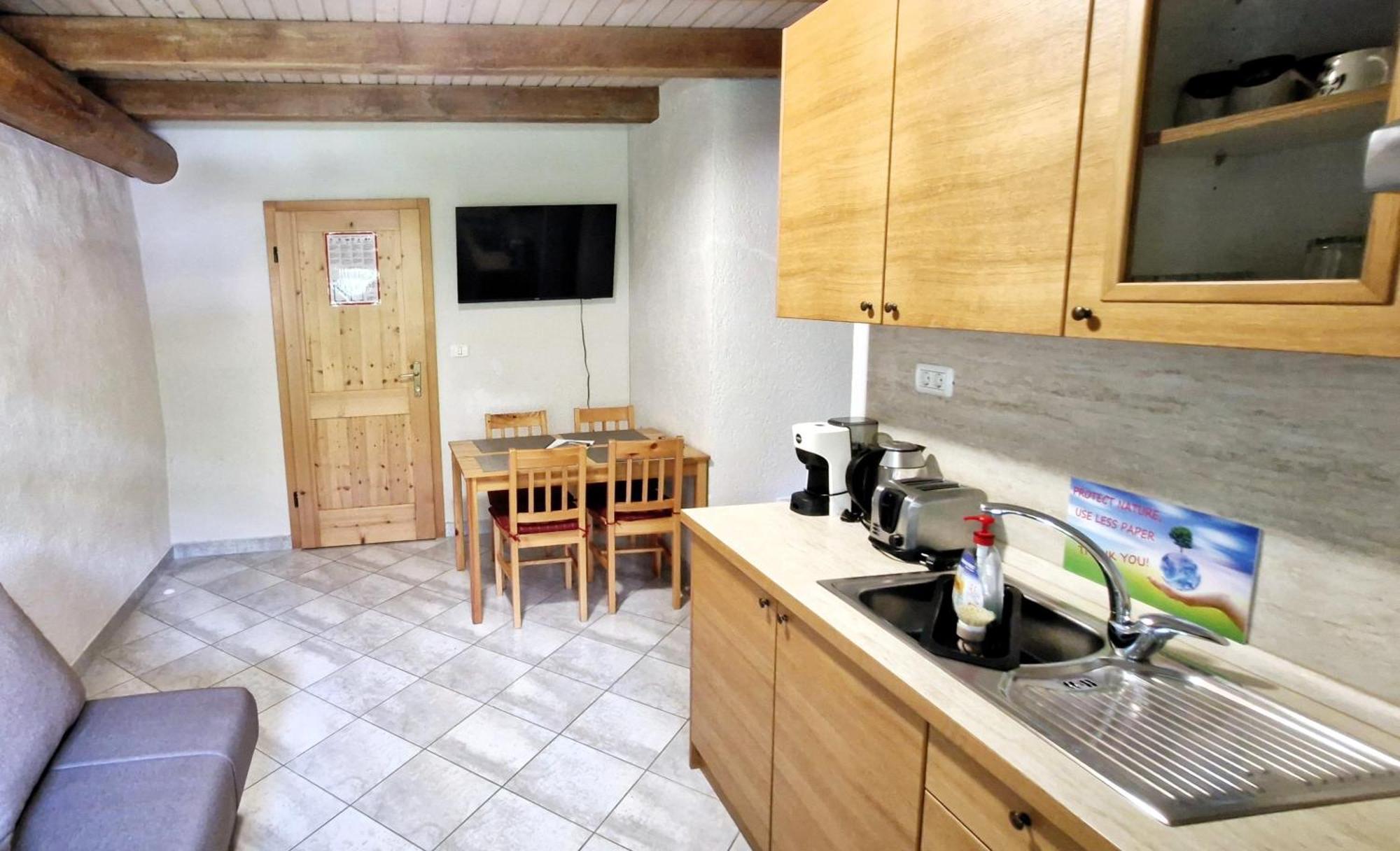 Guesthouse Idila Pod Nanosom Senozece Exteriör bild