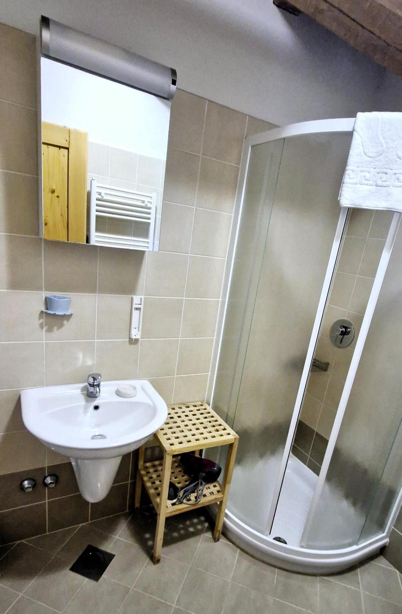 Guesthouse Idila Pod Nanosom Senozece Exteriör bild