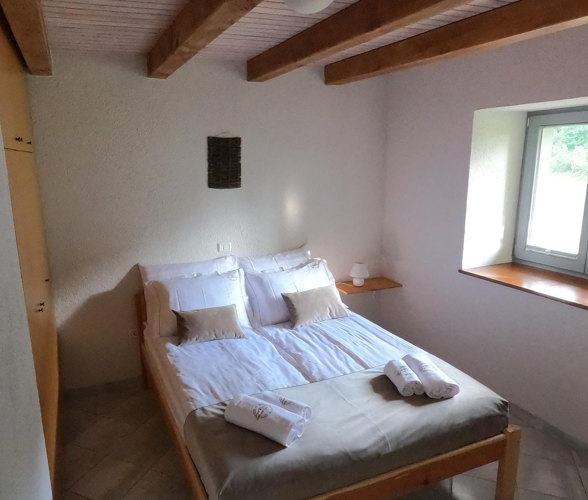 Guesthouse Idila Pod Nanosom Senozece Exteriör bild