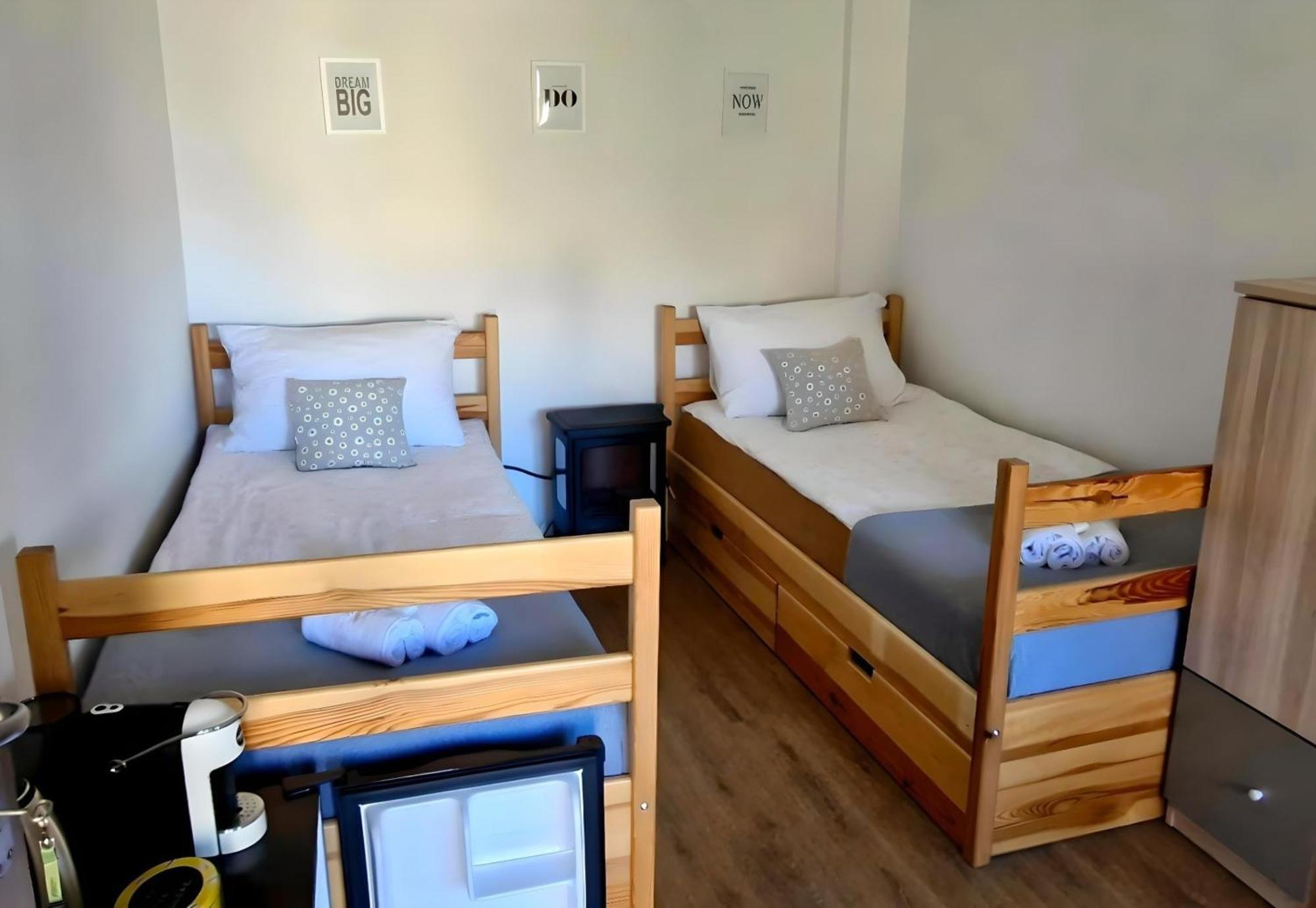Guesthouse Idila Pod Nanosom Senozece Exteriör bild